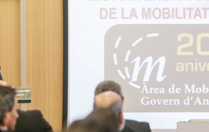 Torres aboga por el uso de las nuevas tecnologías aplicadas y el avance hacia una movilidad sostenible y respetuosa para hacer de Andorra un referente en el ámbito de la movilidad