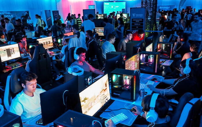 La segona edició de l’eSports City Fest omple el centre d’Andorra de jocs electrònics, tecnologia i entreteniment